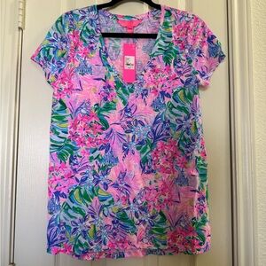 NWT LILLY PULITZER X DISNEY V NECK SIZE MEDIUM - DISNEY DREAMIN